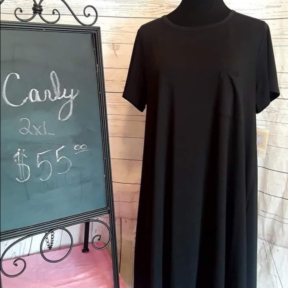 New LulaRoe solid black Carly